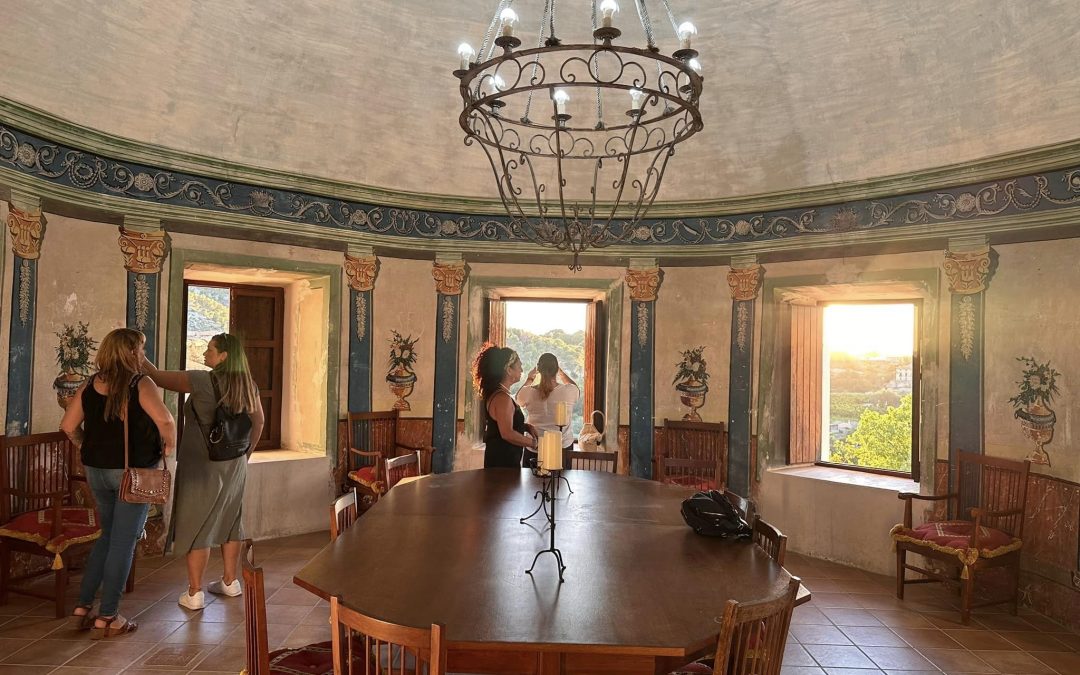 LAS NOCHES DEL BALCÓN DEL MURO Y ATARDECERES EN EL CONJURATORIO.