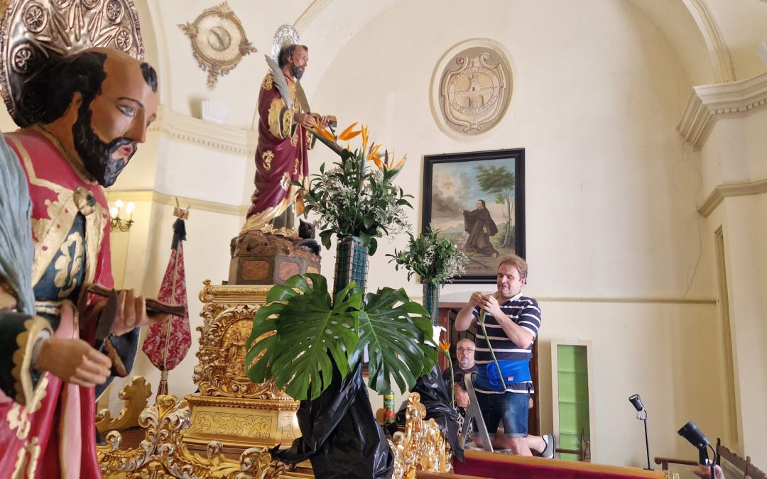 PREPARANDO EL TRONO DE SAN BARTOLOMÉ