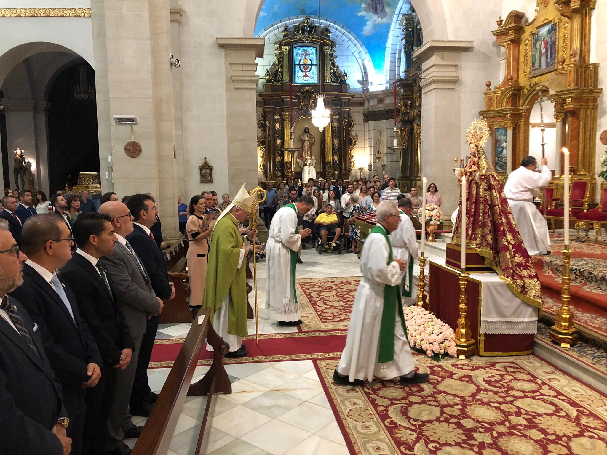 EL PRESIDENTE DE LA HERMANDAD EN LA MISA EN HONOR A LA PATRONA DE CIEZA ...