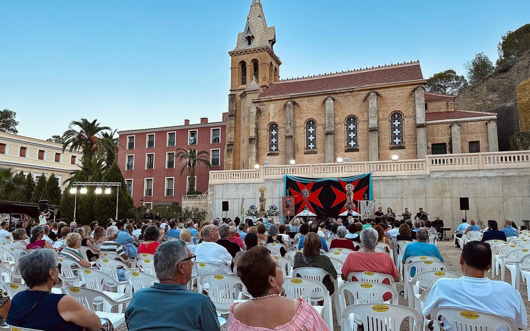 LA HERMANDAD EN EL PREGÓN INAUGURAL DE LAS FIESTAS MARIANAS DE ARCHENA.